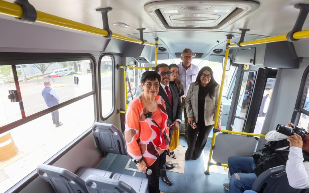 Gobierno Estatal cumple compromiso y entrega nuevas unidades a transportistas; impulsa movilidad segura