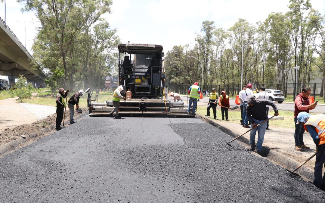 Reconoce Claudia Sheinbaum adquisición de trenes de pavimentación en Puebla.