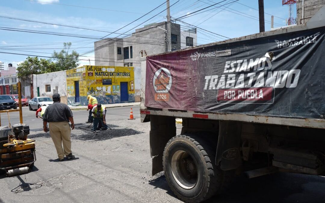 Gobierno de Pepe Chedraui continúa con acciones de bacheo en Barrio de San Miguel