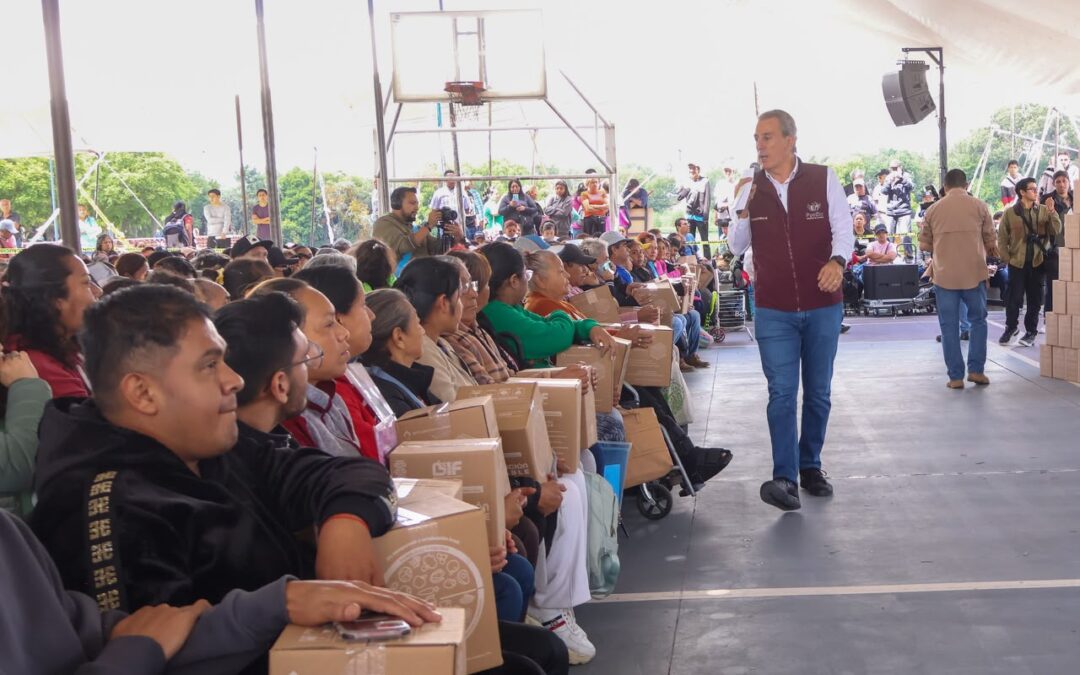Pepe Chedraui entrega más de 10 mil despensas del programa “Alimentación Imparable” en la Laguna de Chapulco