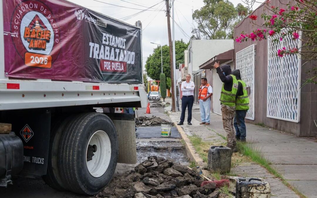 Supervisa Pepe Chedraui  acciones de bacheo en la capital poblana