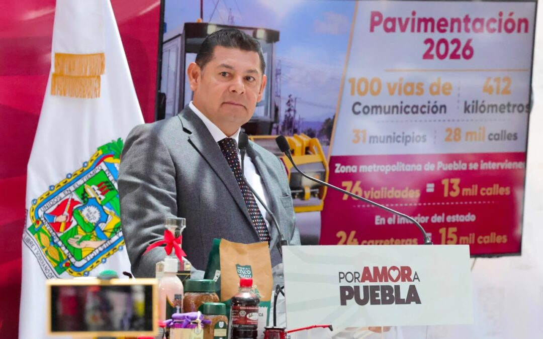 Gobierno de Puebla encabeza transformación histórica de caminos y vialidades con maquinaria propia.
