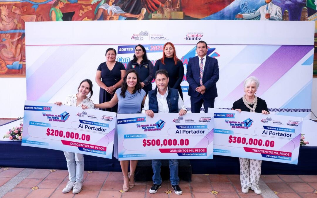 En San Andrés Cholula entrega Lupita Cuautle premios del Sorteo Predial 2026