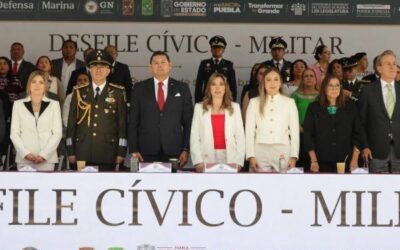 Alejandro Armenta Mier, encabezó el tradicional desfile cívico-militar por el 216 aniversario de la Independencia de México