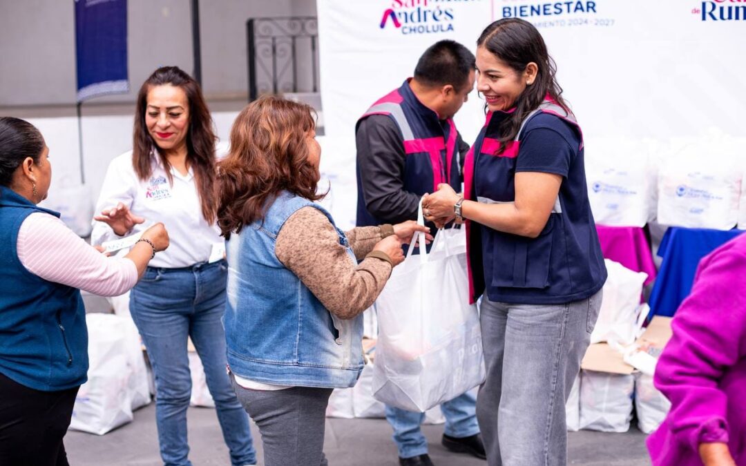 Brinda Lupita Cuautle apoyos alimentarios a más de 3 mil familias de San Andrés Cholula